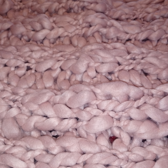 Dusty pink chunky infinity scarf - Picture 3 of 3